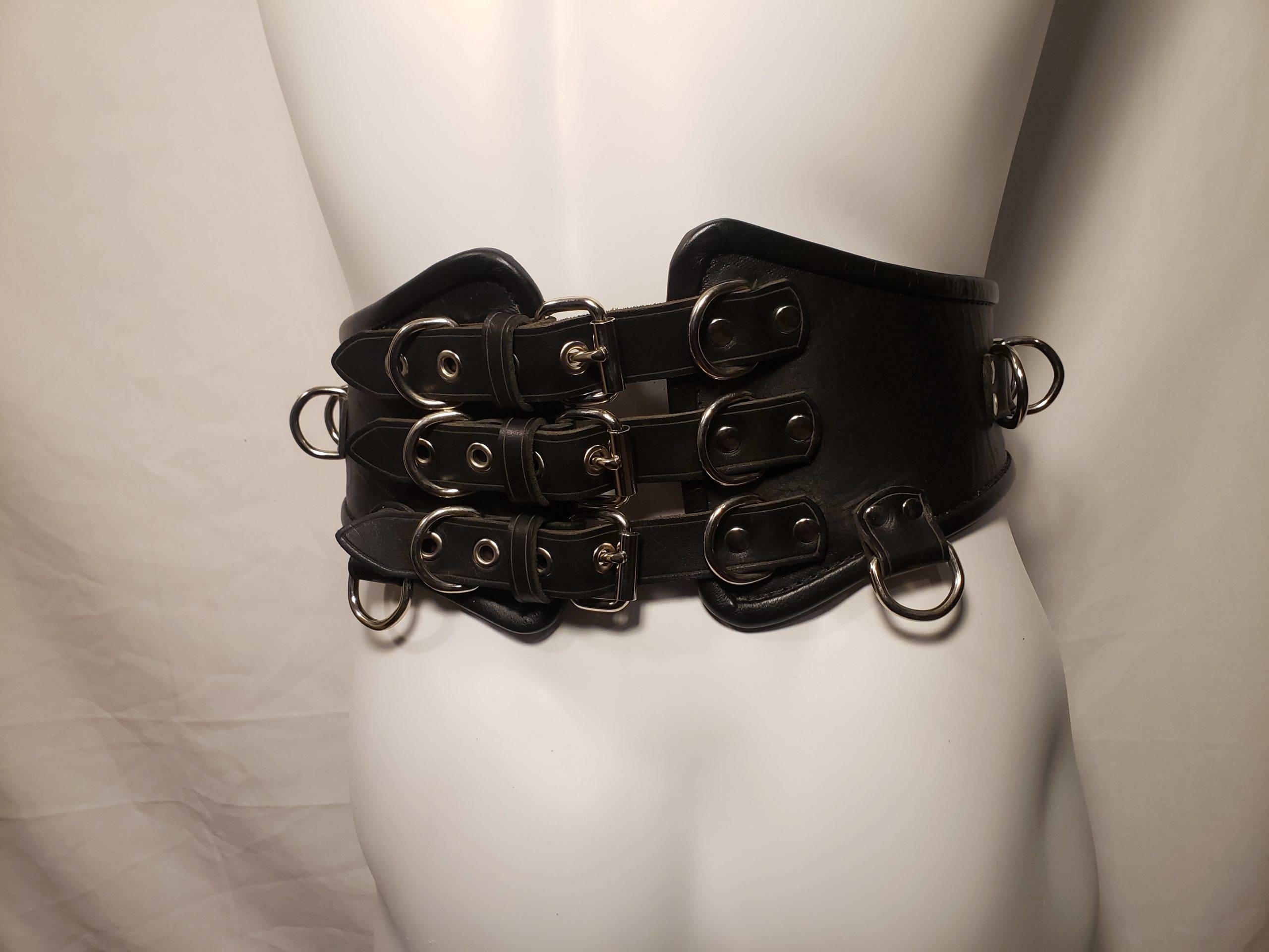 Bondage belt black Houseofbasciano front